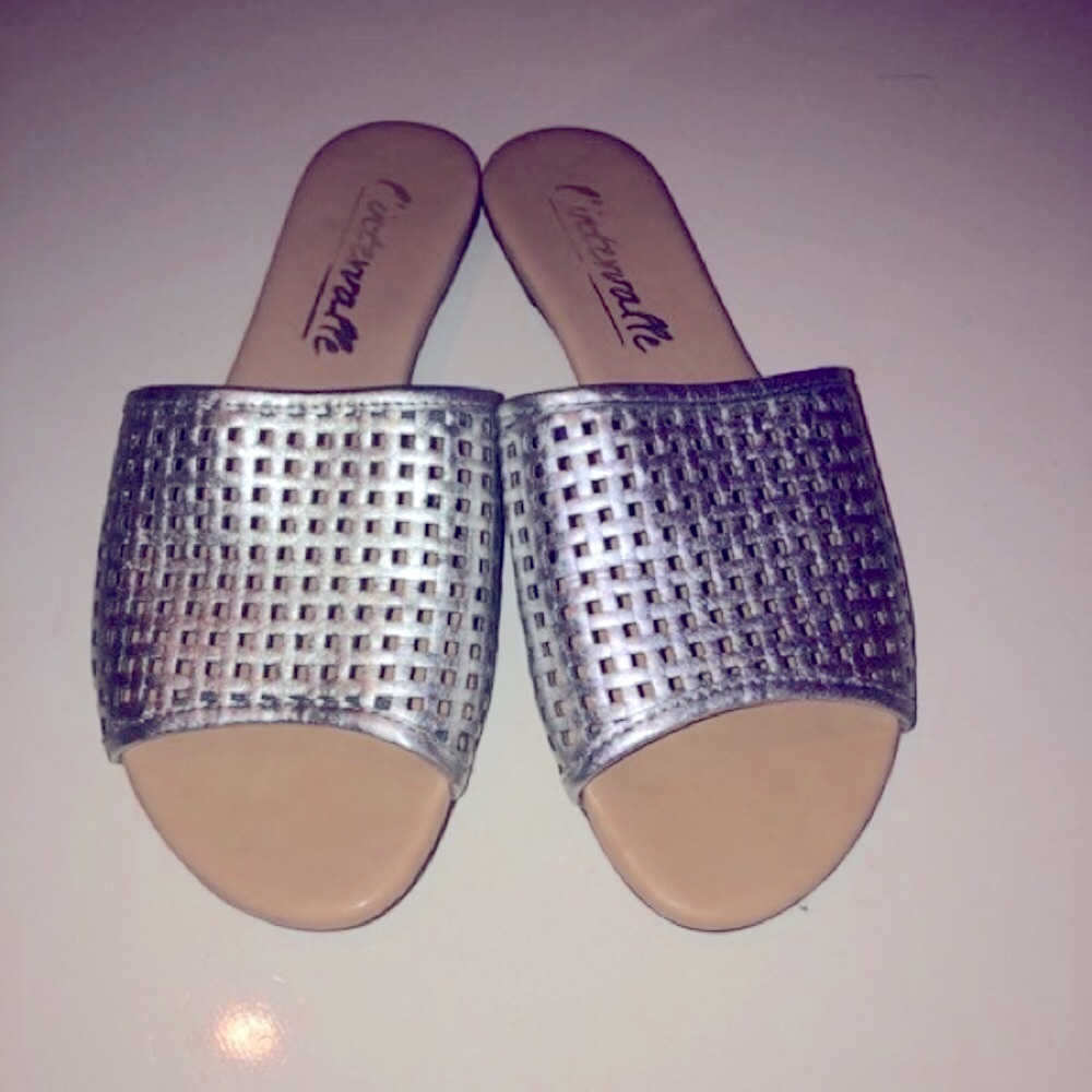 Lintervalle.  Leather metallic loafers